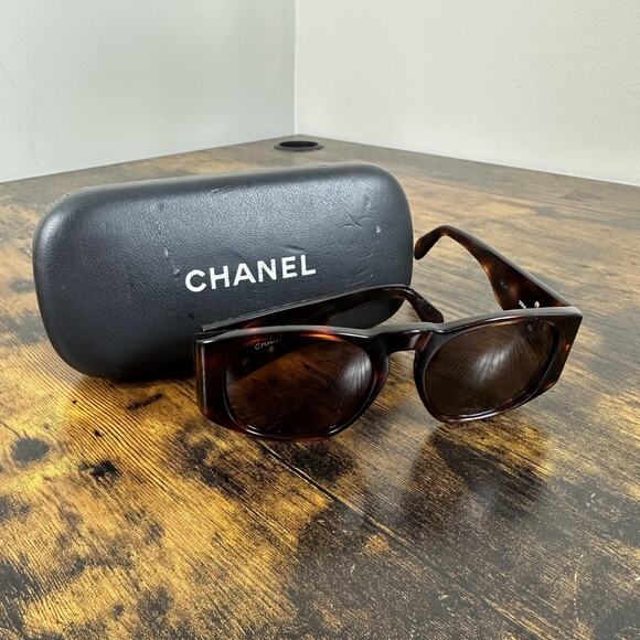 CHANEL Sunglasses 0004 80 Womens Brown Tortoise Square CC Logo Oversized Frame main image 9